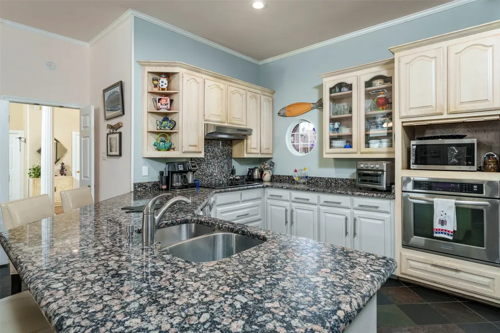 6703 Landover Hills Lane Arlington TX 76017