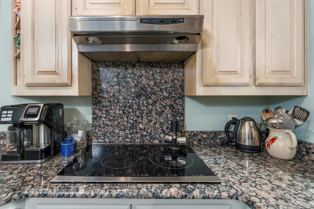 6703 Landover Hills Lane Arlington TX 76017