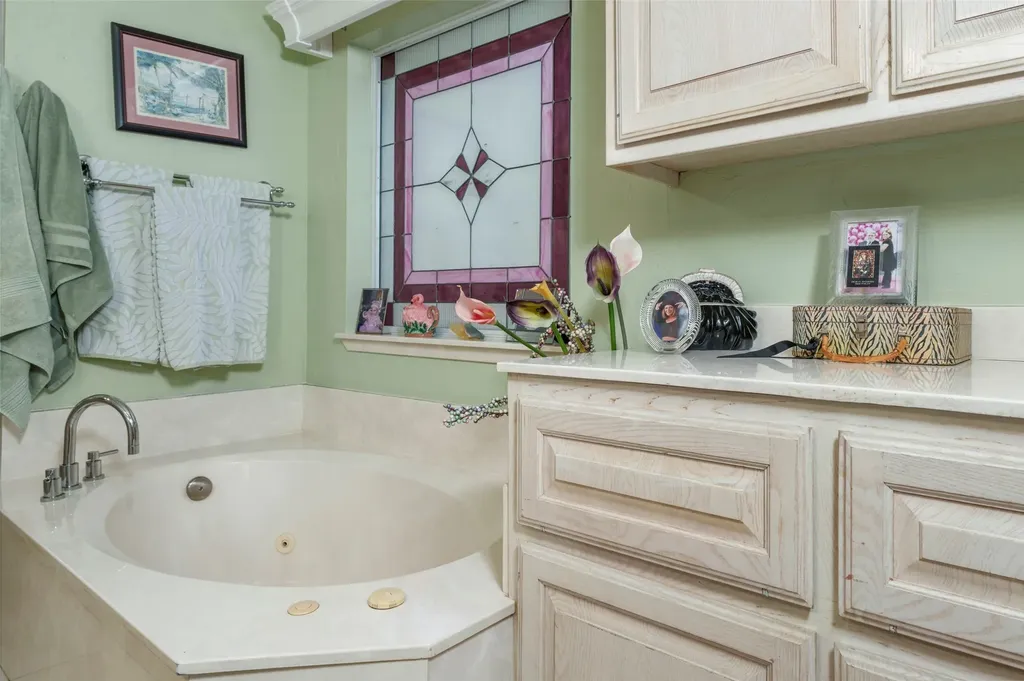 6703 Landover Hills Lane Arlington TX 76017