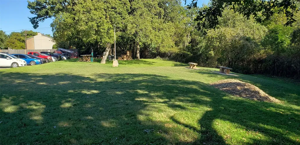 2300 Balsam Drive Arlington TX 76006
