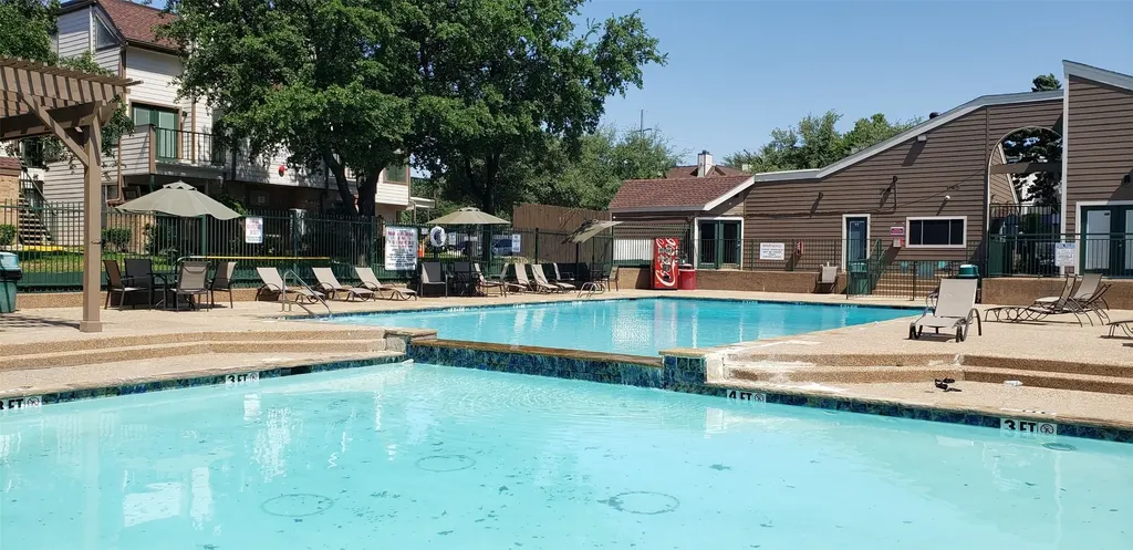 2300 Balsam Drive Arlington TX 76006