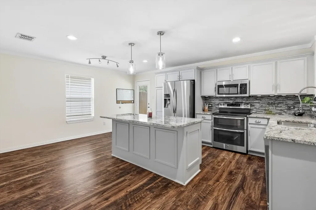 800 Poncho Lane Haslet TX 76052