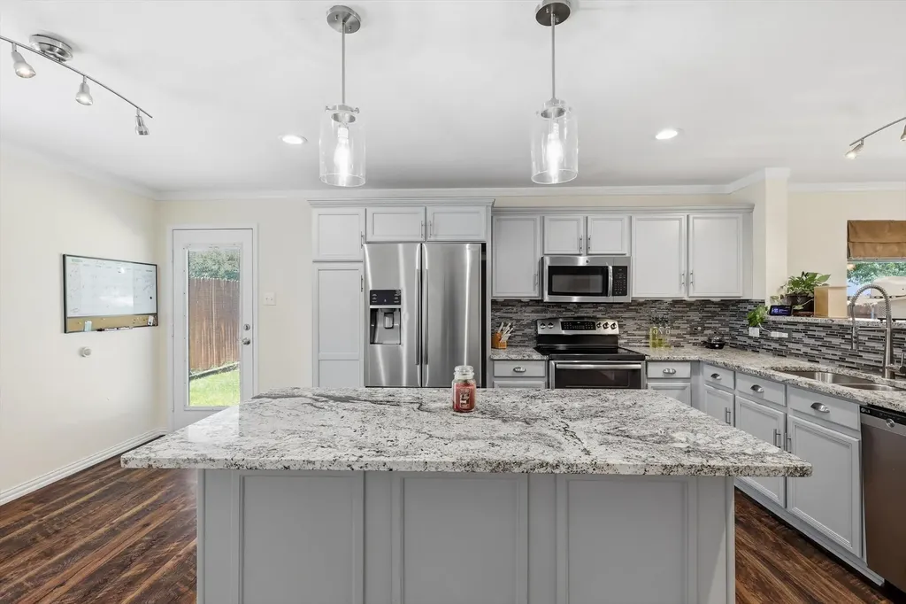 800 Poncho Lane Haslet TX 76052