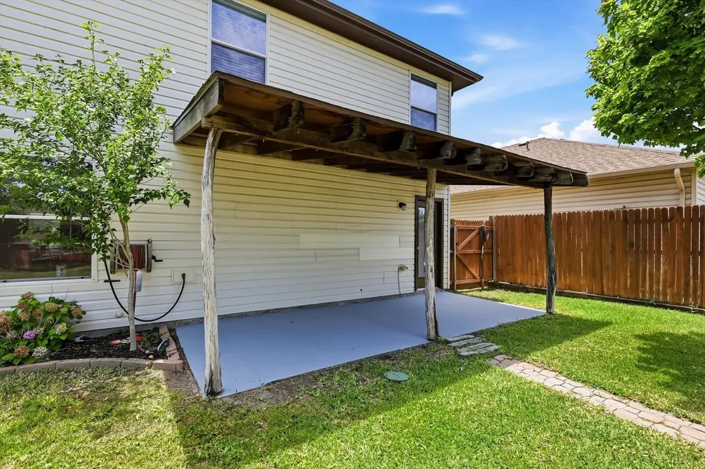 800 Poncho Lane Haslet TX 76052