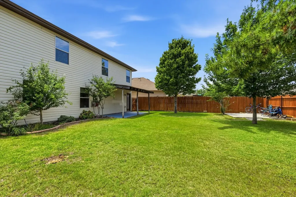 800 Poncho Lane Haslet TX 76052