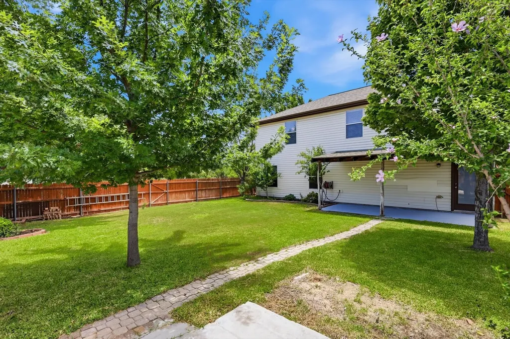 800 Poncho Lane Haslet TX 76052