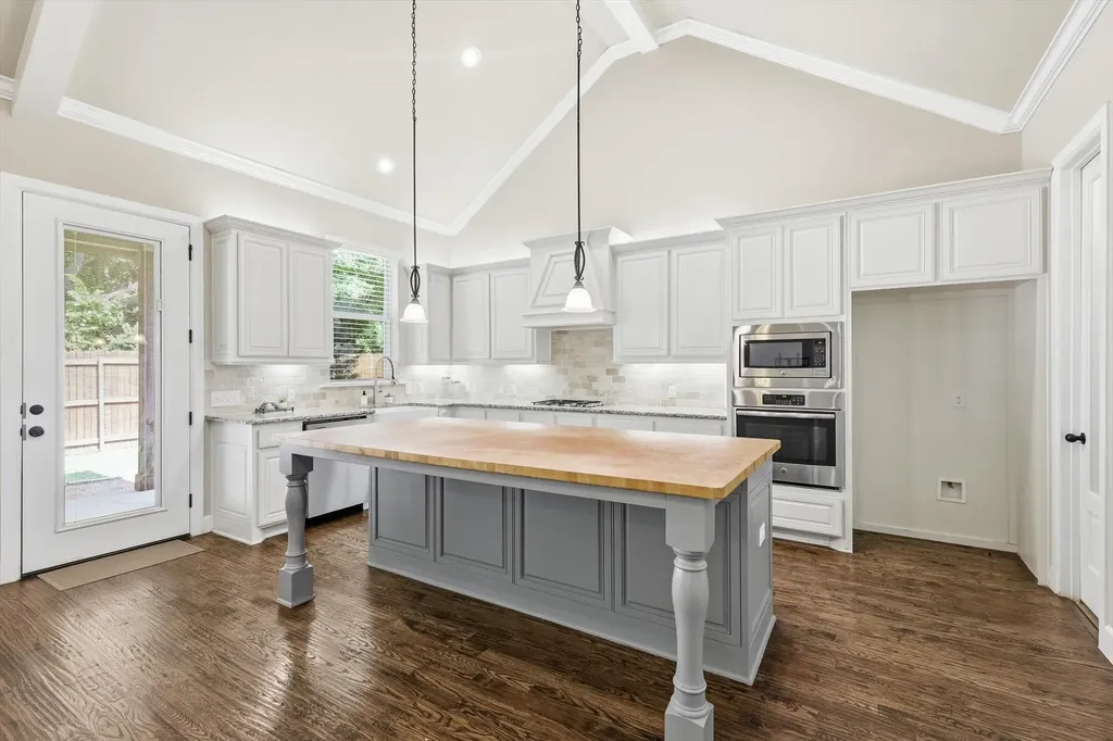 6901 Golf Green Drive Arlington TX 76001