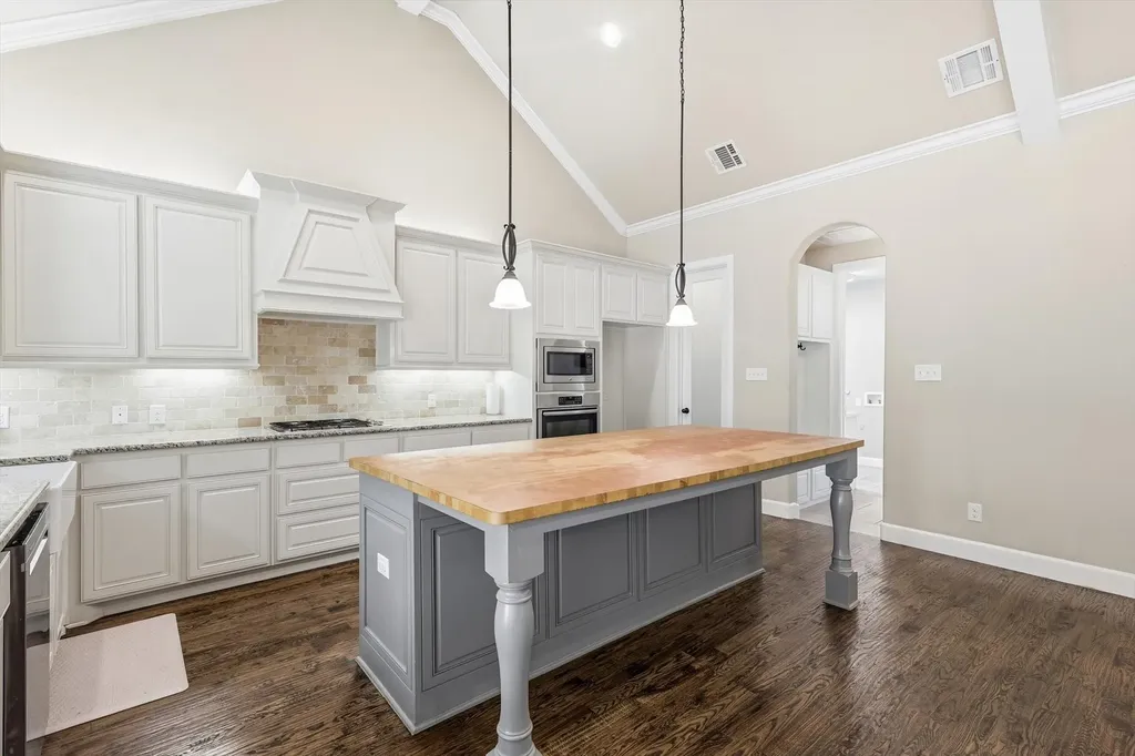 6901 Golf Green Drive Arlington TX 76001