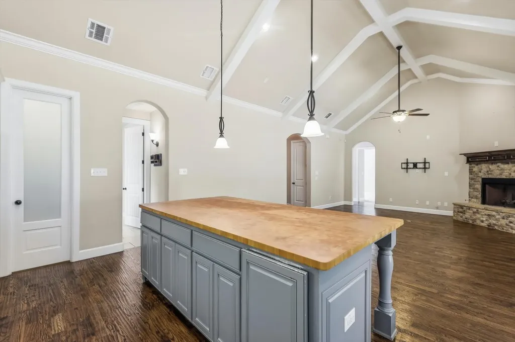 6901 Golf Green Drive Arlington TX 76001