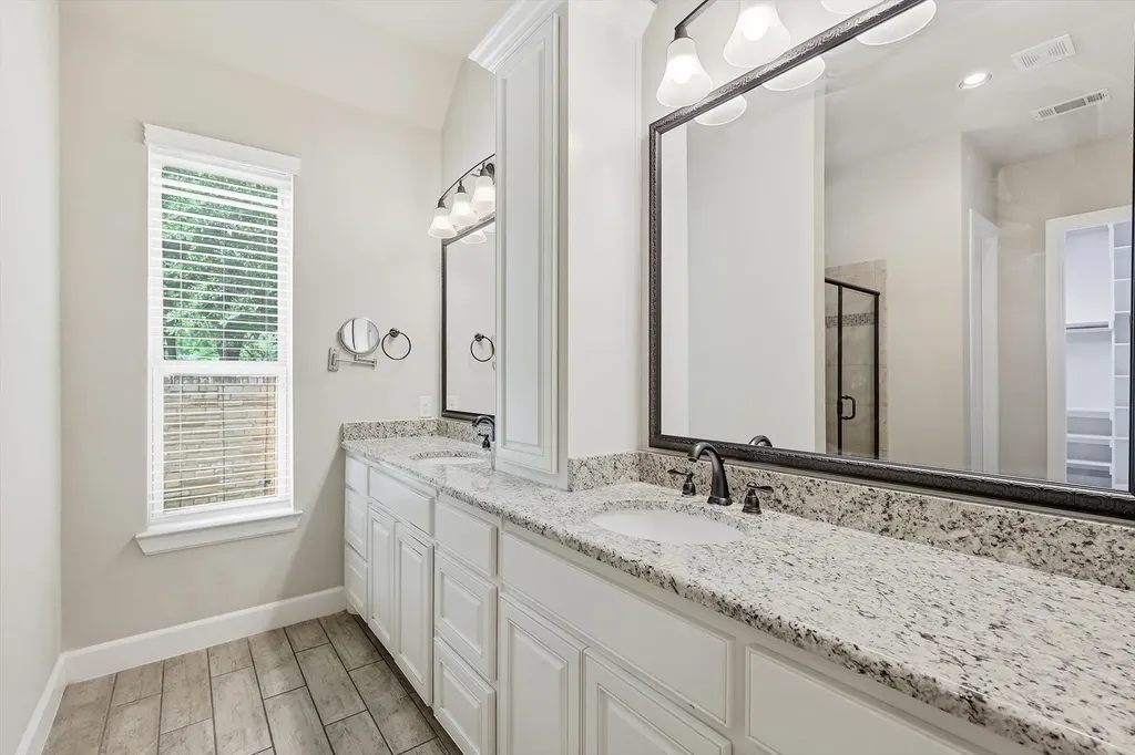 6901 Golf Green Drive Arlington TX 76001