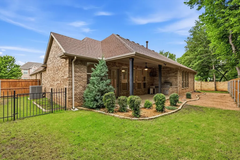 6901 Golf Green Drive Arlington TX 76001