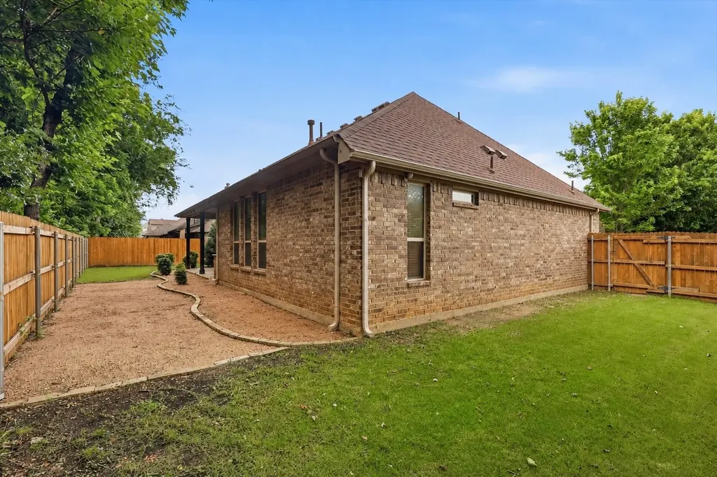 6901 Golf Green Drive Arlington TX 76001