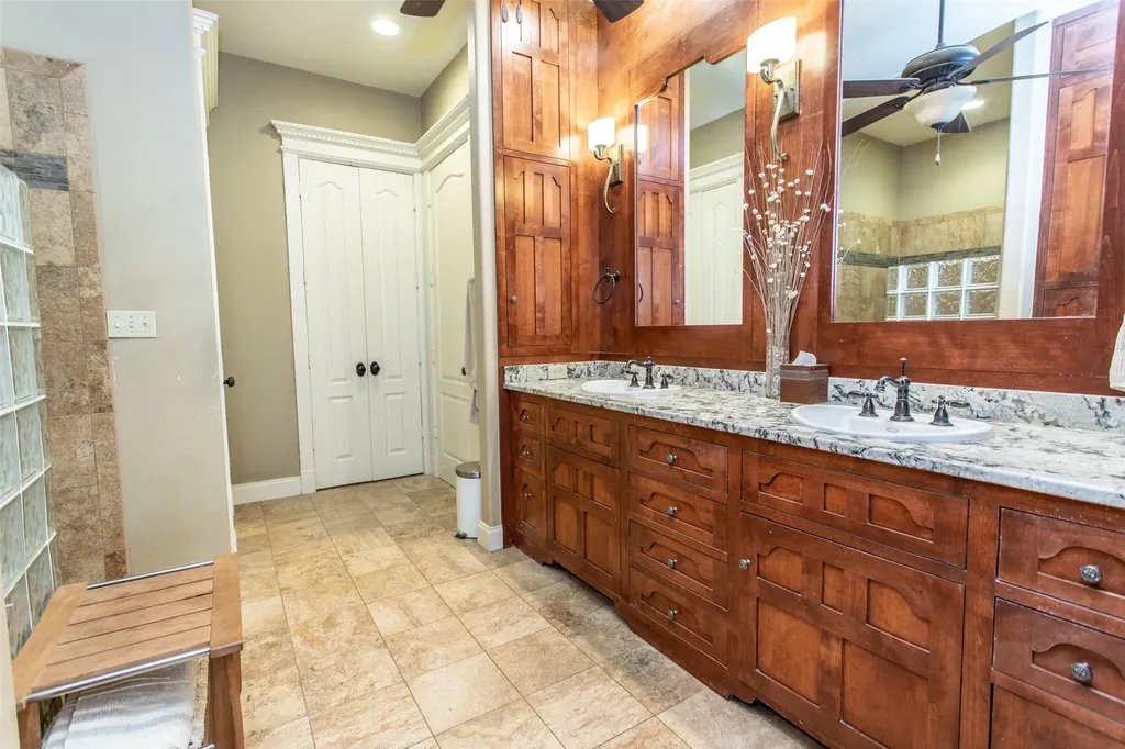3724 County Road 211 Gainesville TX 76240