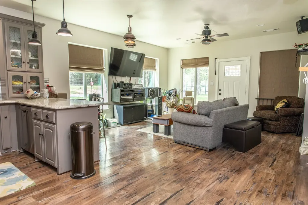 3724 County Road 211 Gainesville TX 76240
