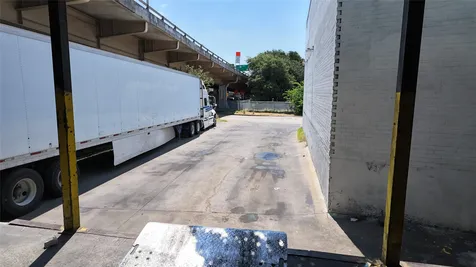 510 S Good Latimer Expressway Dallas TX 75226