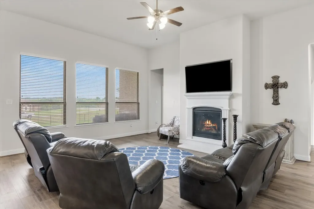 425 Private Road 7017 Edgewood TX 75117