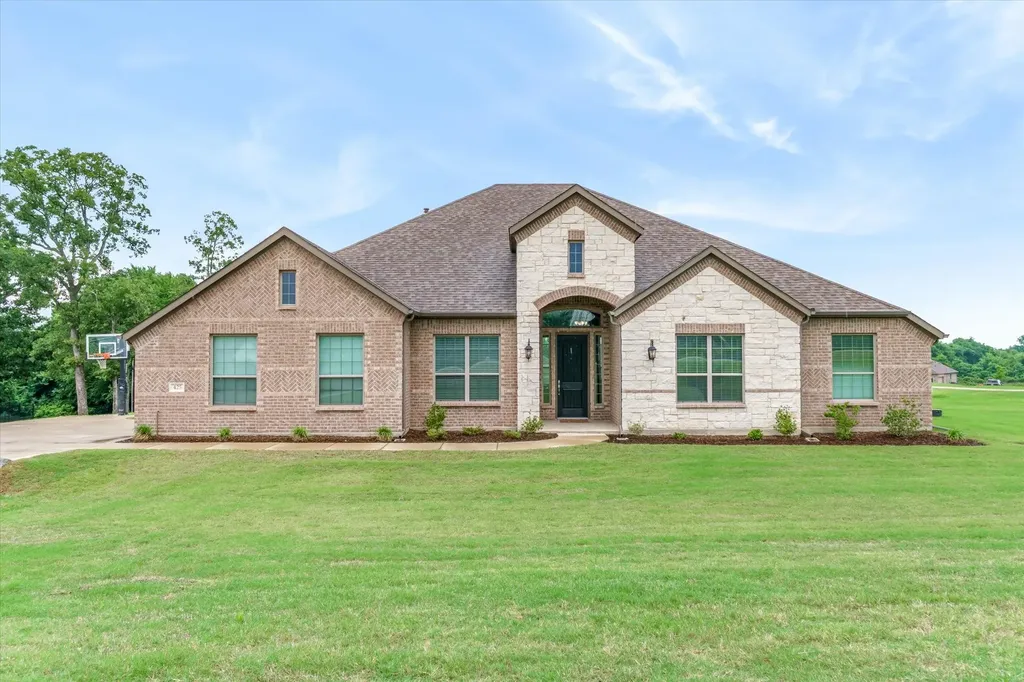 425 Private Road 7017 Edgewood TX 75117