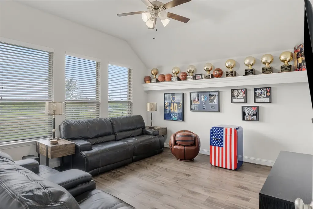 425 Private Road 7017 Edgewood TX 75117