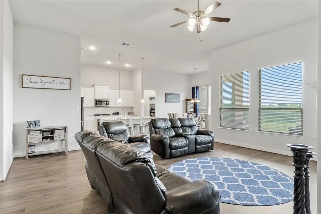 425 Private Road 7017 Edgewood TX 75117