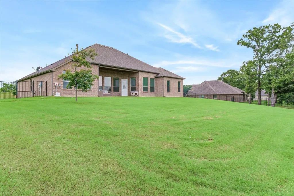 425 Private Road 7017 Edgewood TX 75117