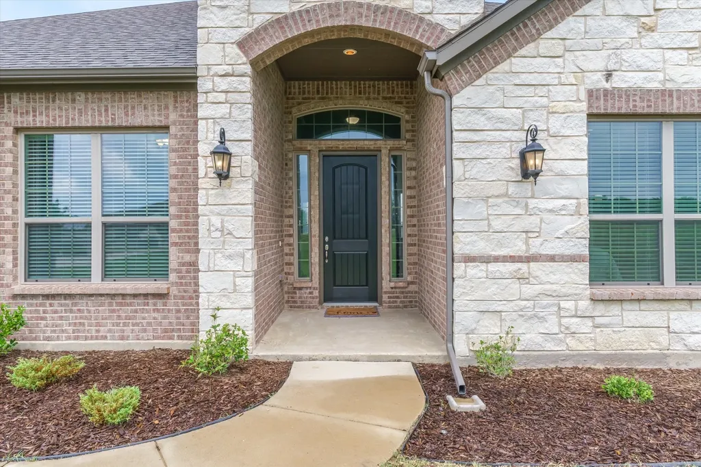 425 Private Road 7017 Edgewood TX 75117