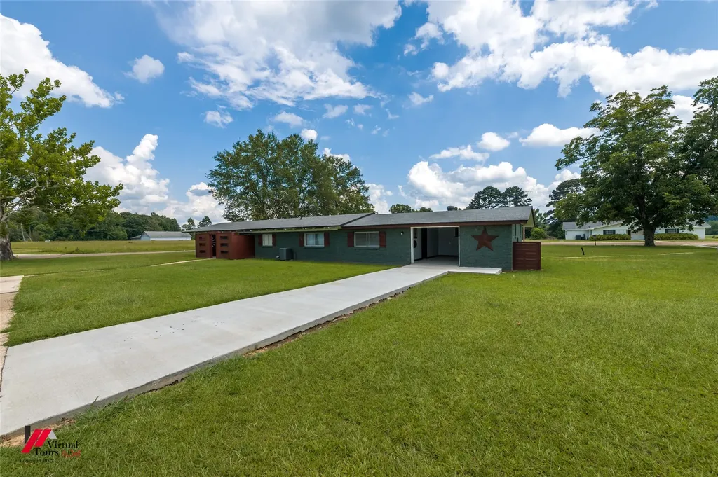300 S Main Street Springhill LA 71075