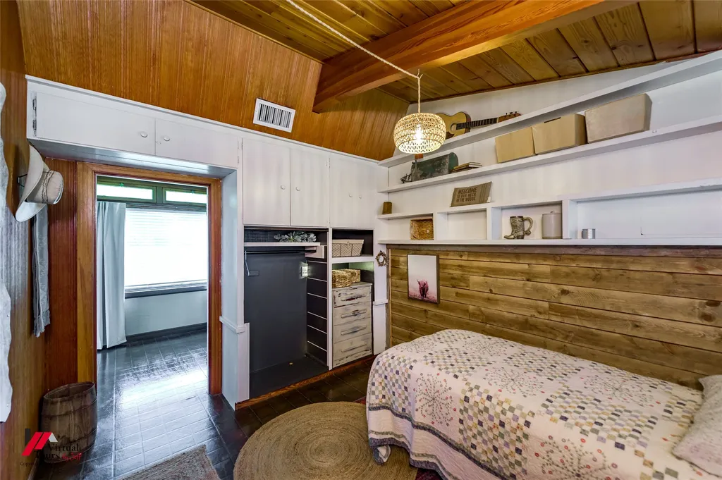 300 S Main Street Springhill LA 71075