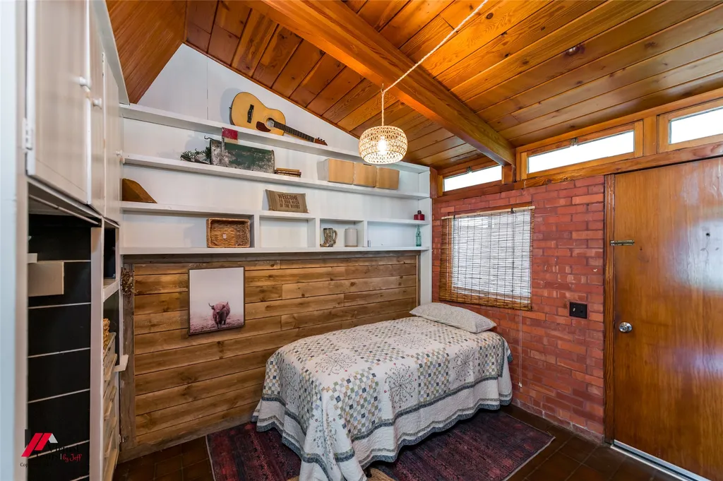 300 S Main Street Springhill LA 71075