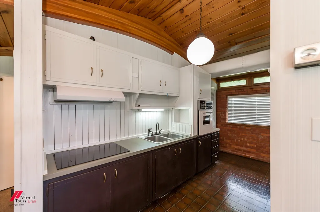 300 S Main Street Springhill LA 71075