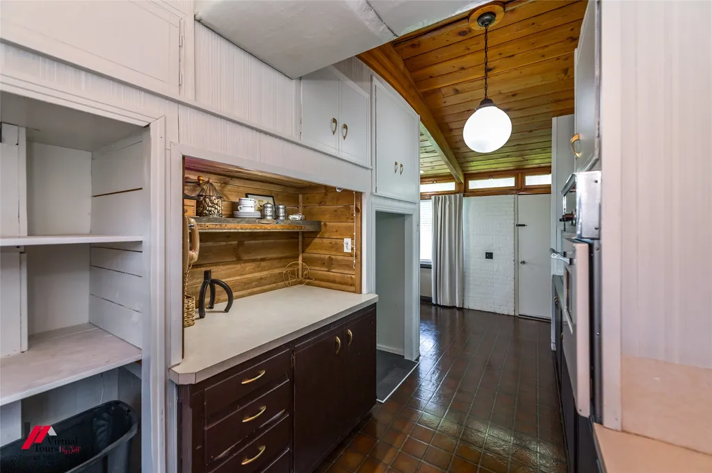 300 S Main Street Springhill LA 71075