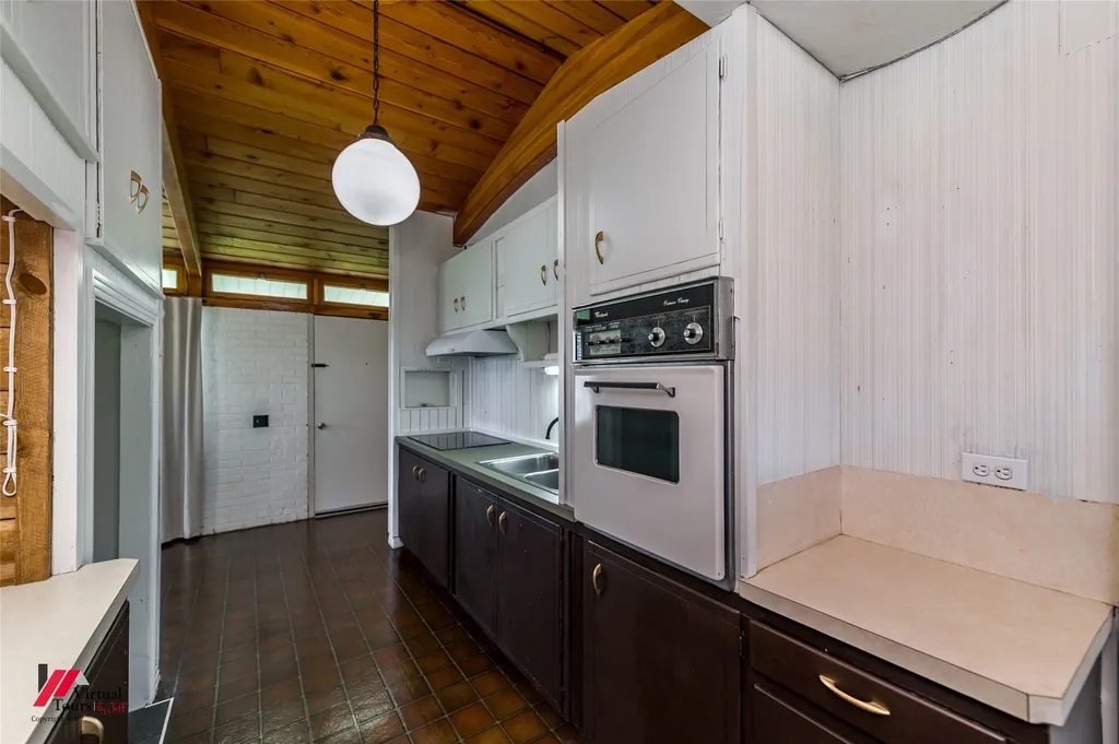300 S Main Street Springhill LA 71075