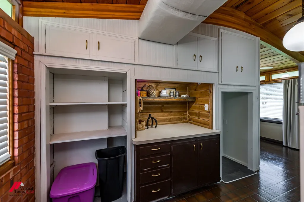300 S Main Street Springhill LA 71075
