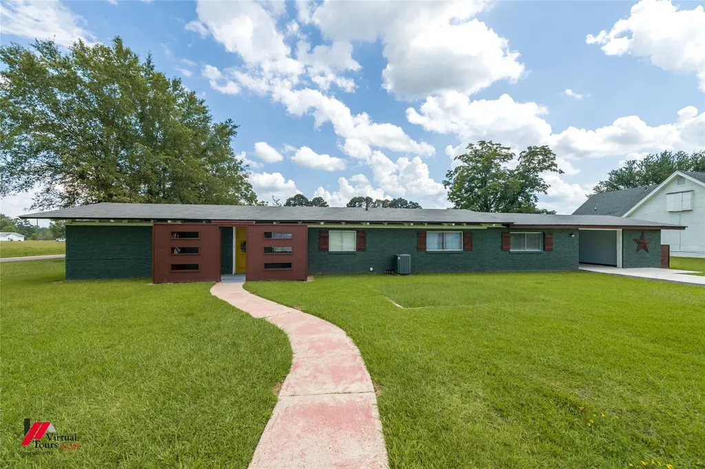 300 S Main Street Springhill LA 71075