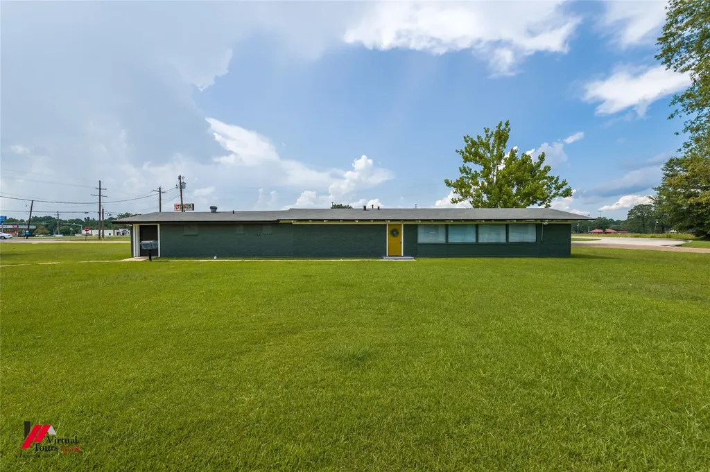 300 S Main Street Springhill LA 71075