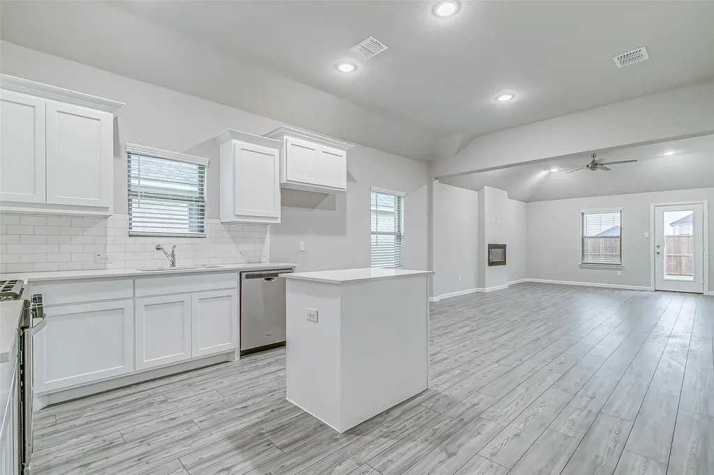 2419 Rocky Mountain Drive Royse City TX 75189