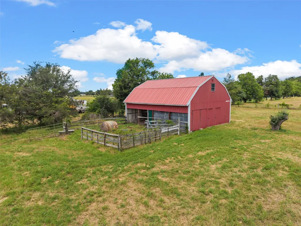 803 S Stallworth Rosebud TX 76570