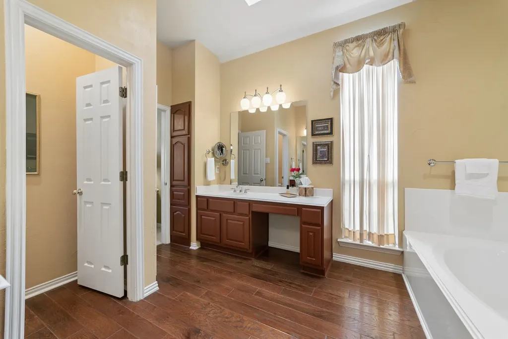 5208 Laser Lane Plano TX 75023