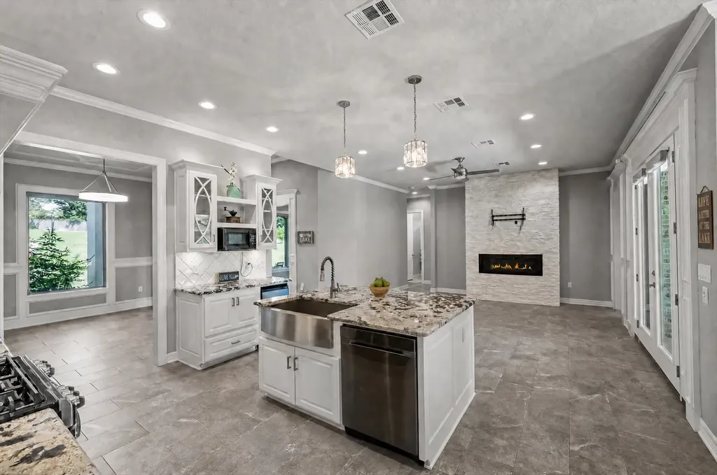 147 County Road 2309 Mineola TX 75773