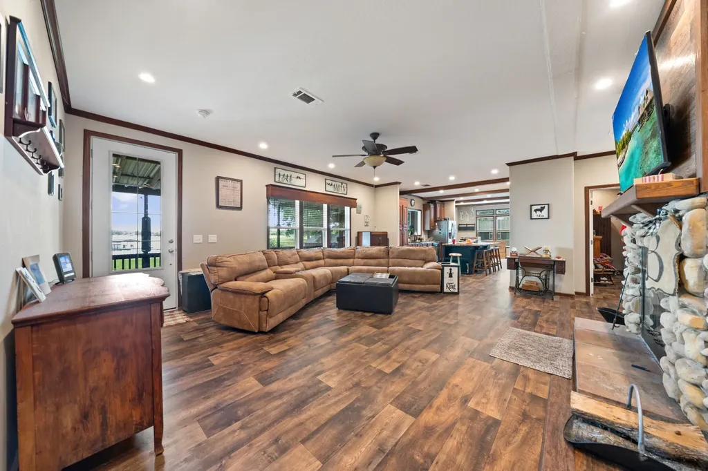 18390 Pine Drive Eustace TX 75124