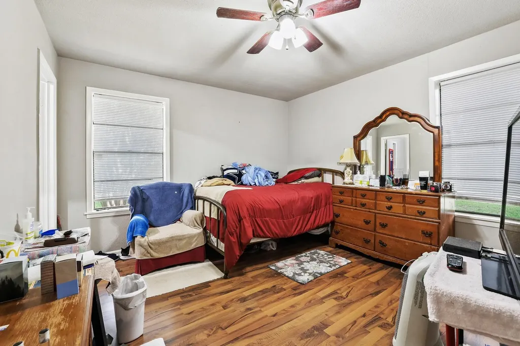 606 Hunter Street Bonham TX 75418