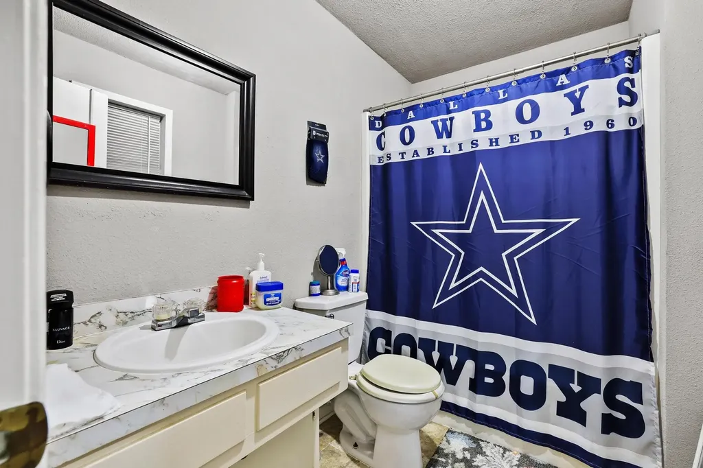 606 Hunter Street Bonham TX 75418
