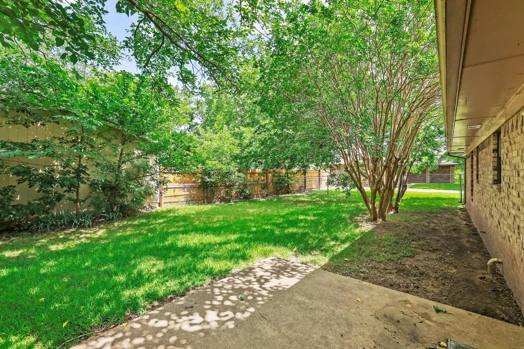606 Hunter Street Bonham TX 75418