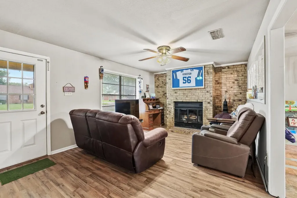 606 Hunter Street Bonham TX 75418