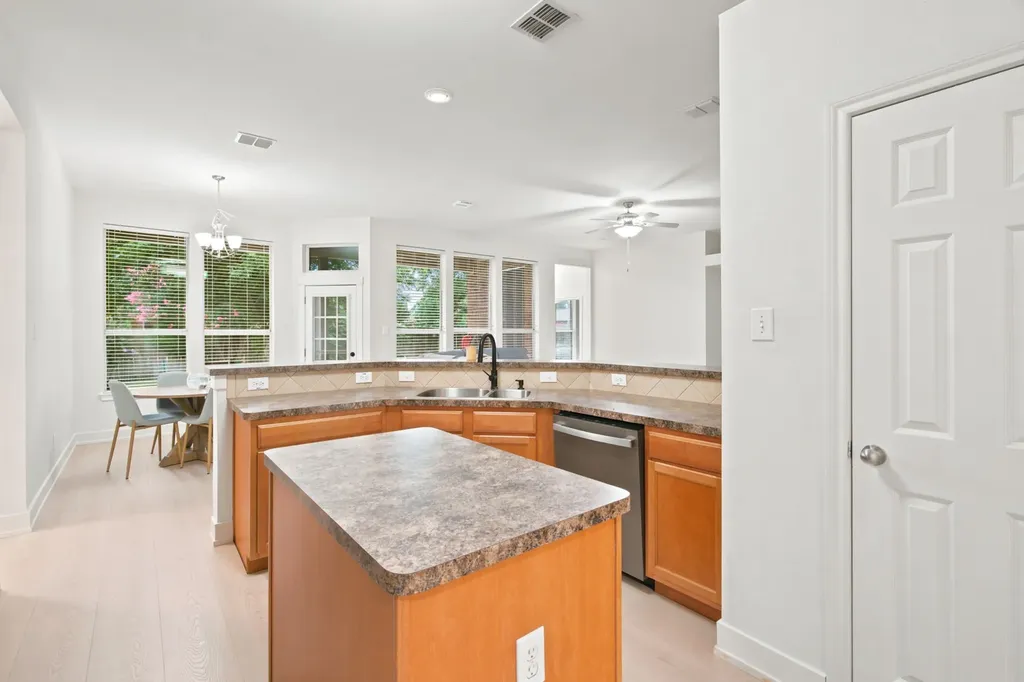 219 Southpeak Lane Ponder TX 76259