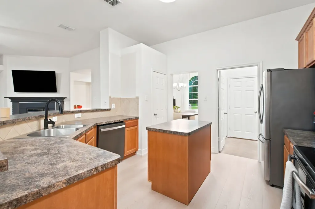 219 Southpeak Lane Ponder TX 76259