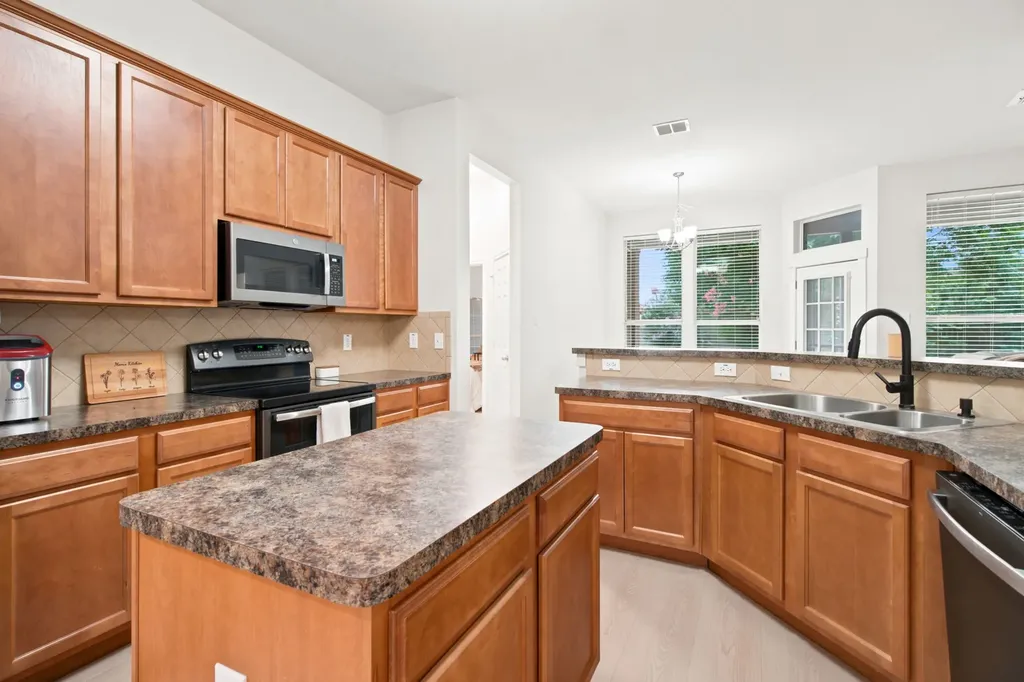 219 Southpeak Lane Ponder TX 76259