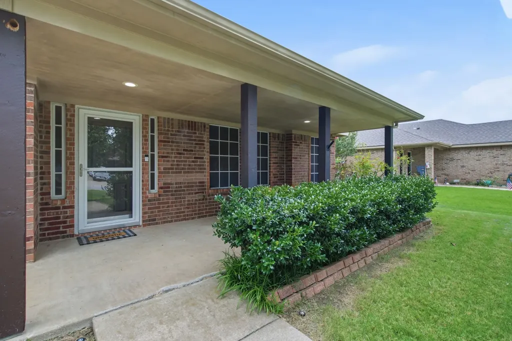 219 Southpeak Lane Ponder TX 76259