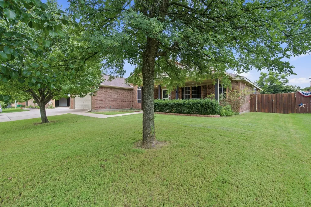 219 Southpeak Lane Ponder TX 76259