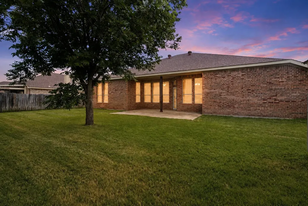 219 Southpeak Lane Ponder TX 76259