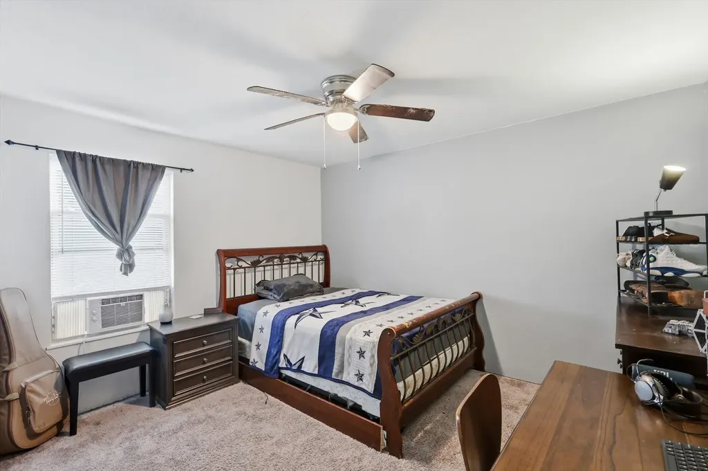 2518 Gladstone Drive Dallas TX 75211